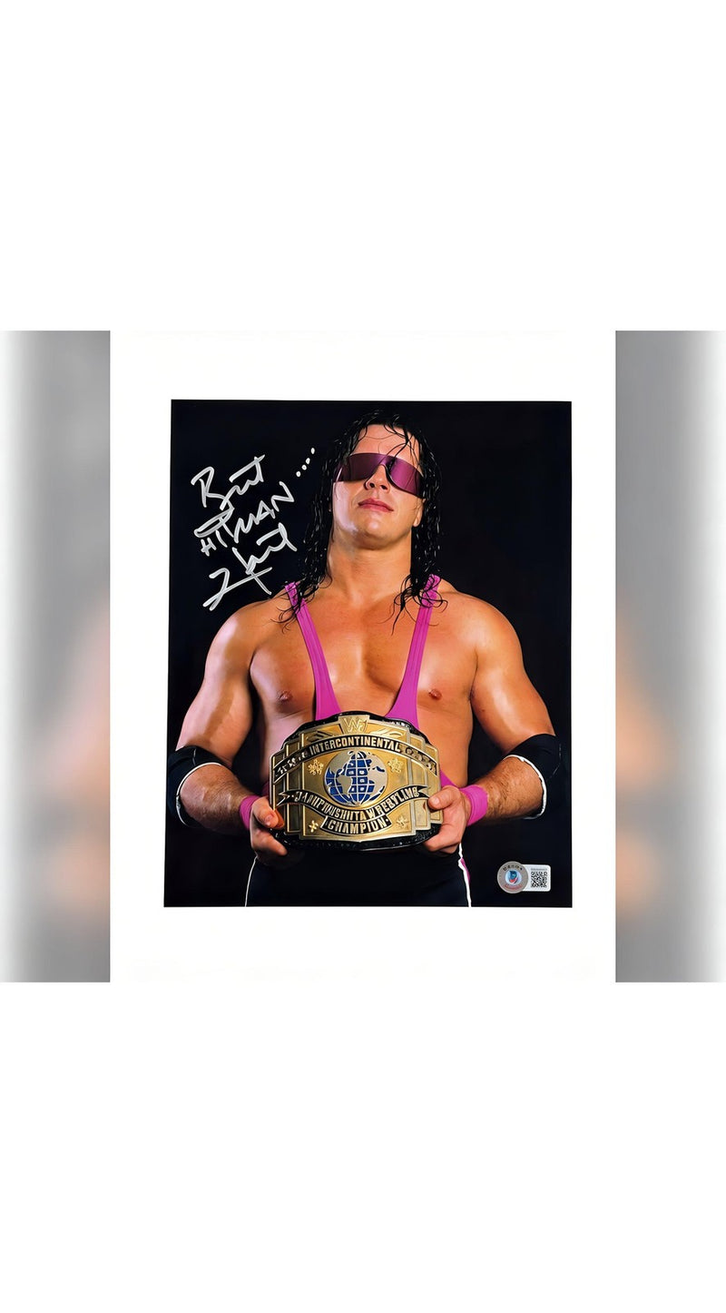 صورة بريت هارت موقعة WWE مقاس 8x10 وعليها إهداء "هيتمان" مع توقيع بيكيت