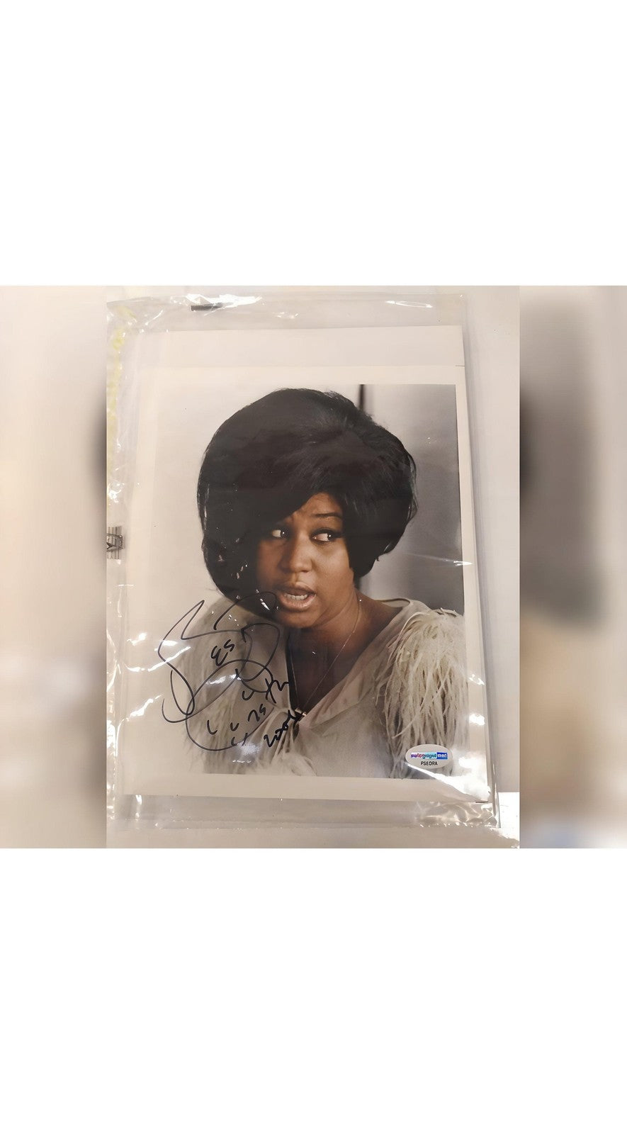 Aretha Franklin Signed 8x10 Photo ACOA The Queen of Soul Autograph