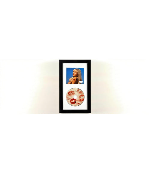 صابرينا كاربنتر موقعة N Sweet Framed CD Insert JSA - مع إطار